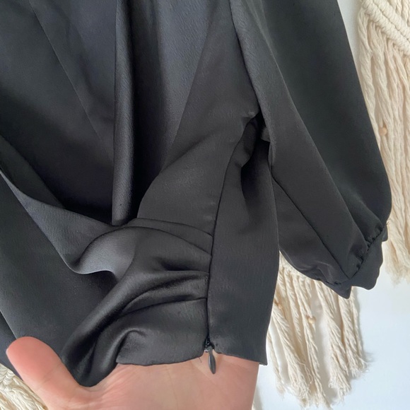 Dynamite Silky Blouse - Picture 3 of 3